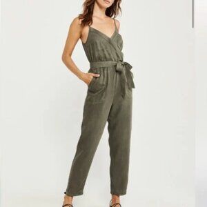 Abercrombie & Fitch Womens sz XS Wrap Front Belted Utility Jumpsuit in Green